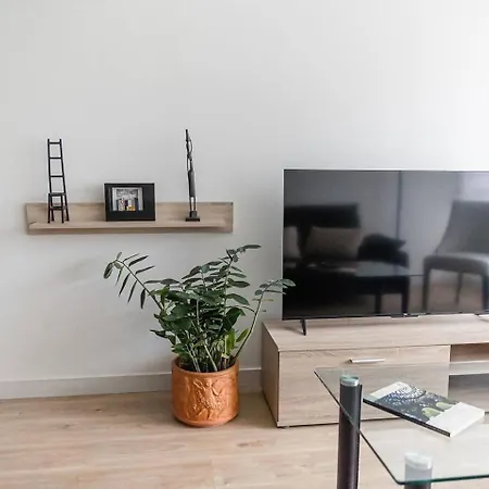 Espacioso A 9 Min Playa Apartamento *
